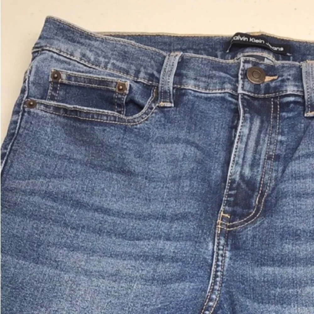 LIKE NEW CALVIN KLEIN VINTAGE HIGH-RISE FLARE JEANS 8/29x28 ⭐️